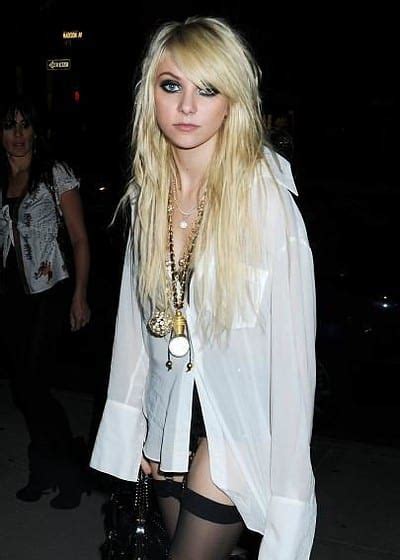Taylor Momsen Height Weight Age Affairs Body Statistics