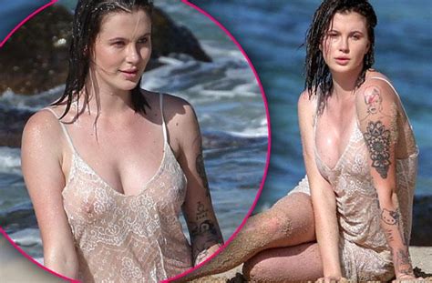 Alec Baldwin S Daughter Ireland Bares Nipples On The Beach In See