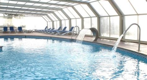 hoteles con piscina cubierta para familias numerosas en la Costa de Almería y Tropical