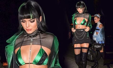 Kendall Jenner Flashes Her Abs In Racy Green Bralet Daily Mail Online