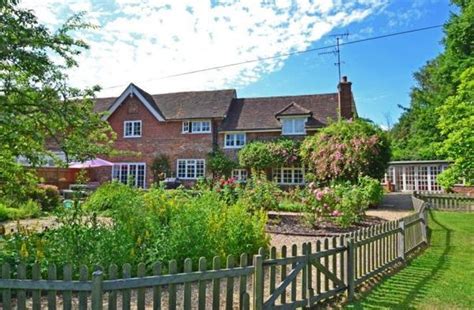 Property Valuation Wallhurst Manor Garden Cottage Picts Lane Cowfold Horsham Rh13 8aw
