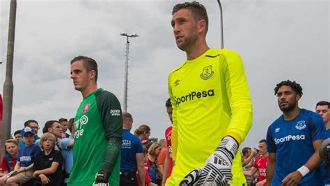 Maarten stekelenburg, 38, aus niederlande ⬢ position: Lille Eyeing Move for Everton Keeper Maarten Stekelenburg ...