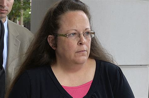County Clerk Kim Davis Goes To Jail Over Refusing Same Sex Marriage
