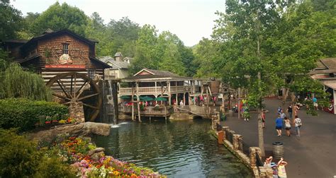 The Grist Mill At Dollywood Tennessee Which Features The Nicest Food