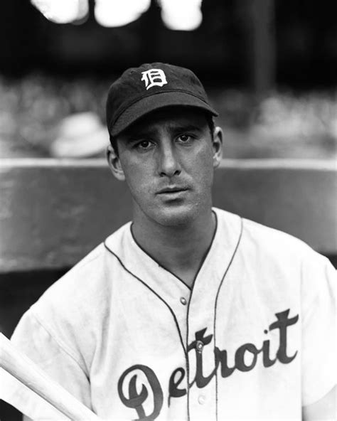 March 26 1936 Hank Greenberg Signs A 20000 Contract With The Tigers