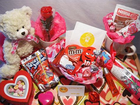 My dear valentine gives you some wonderful valentine gifts. 50+ Valentines Day Ideas & Best Love Gifts | Free ...
