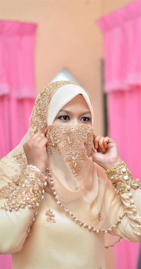 Percantik ruangan dengan 6 hiasan gantung dari sedotan yang bisa kamu buat sendiri! Wawa Syaida: Baju Kurung Moden & Veil Majlis Pertunangan ...