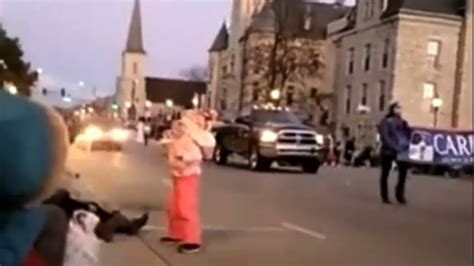 Multiple Fatalities After Suv Plows Through Wisconsin Holiday Parade