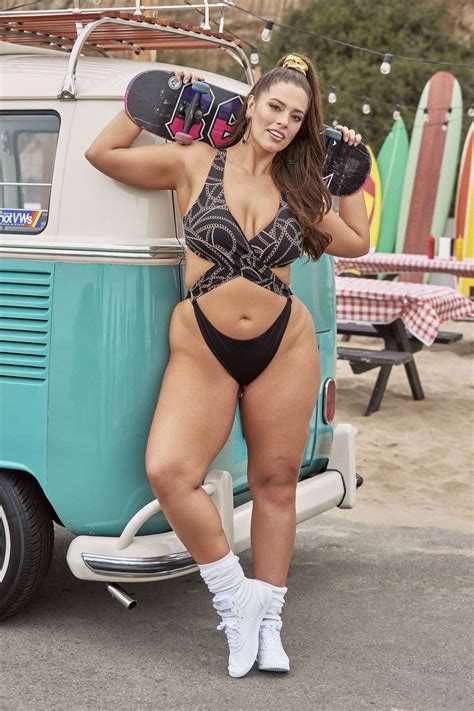 Ashley Graham Shows Her 2019 Resort Collection 03 Gotceleb