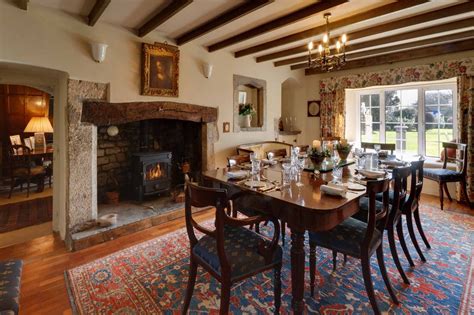 The dining room is the room in a house where people have their meals, or dining room in american english. 16th century dining room. | English cottage style, Cottage ...