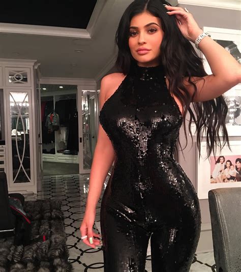 Very Sexy Kylie Jenner Video Showing Off Her Big Fat Tits And Curves Celeblr