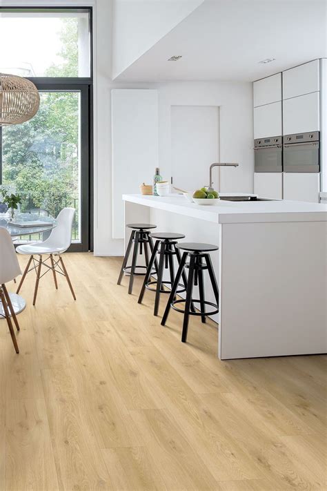 Shop smartcore ultra woodford oak vinyl plank sample in the vinyl flooring samples department at lowe's.com. How to choose the perfect kitchen flooring | Kitchen floor ...