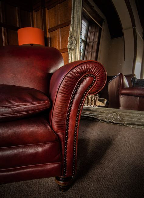 This is a superb georgian style tan leather hide chesterfield wing chair and approximately 30 years old. F50-1189 TETRAD BLENHEIM ANTIQUE CHESTNUT TAN LEATHER ...