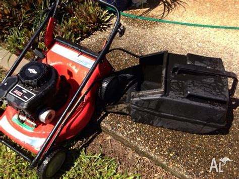 Briggs And Stratton Lawn Mower 450 Series With Catcher For Sale In