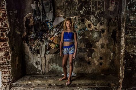 里约贫民窟的生活：女人养家糊口