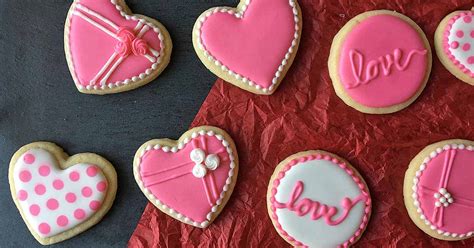 Collection of cookie decorating tutorials. The Cutest Cookie Decorating Tips for Valentine's Day | Foodal