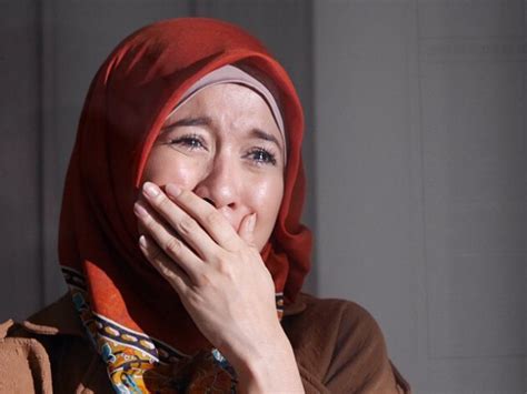 Jika kita gagal memenuhi tanggungjawab isteri ini tanpa sebarang sebab yang munasabah (contohnya tidak sihat, uzur, puasa wajib), maka kita sudah pun derhaka dan berdosa. Jadi Suami Jangan Pernah Hina Isteri Kalau Tak Nak Dia ...