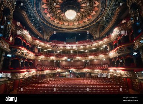 Leeds Grand Theatre Stock Photo Alamy
