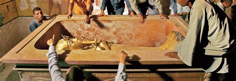 who s buried in king tut s tomb