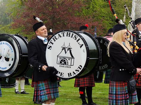 Highland Piper and Drums at Gordon Castle Gordon Castle, Bagpipes
