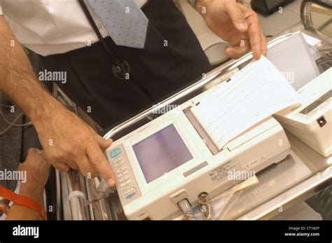 Woman Undergoing Electrocardiography Ekg Examination Fotos Und