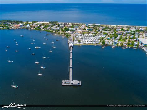 Anna Maria Oyster Bar Pier At Bradenton Beach Florida Royal Stock Photo