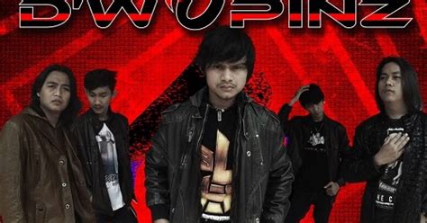 Lagu ini menempati urutan ketiga di album perdana sheila on 7. Lirik Lagu Cinta Tak Pernah Salah D'wapinz Band
