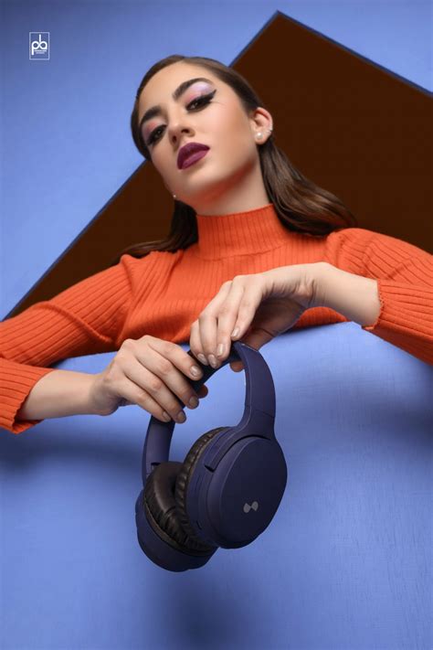 Headphones Photoshoot With Models Best Earphones Photos Ideas