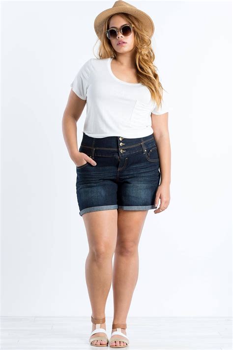 20 Ideas On How To Wear High Waisted Shorts For Plus Size Women High