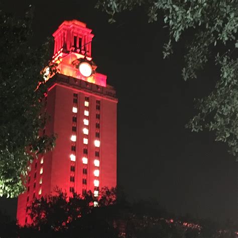 Tower Shines For 2017 Graduates Ut Tower