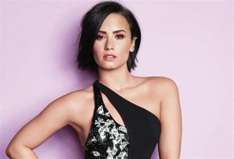 Single Review Demi Lovato Confident A Bit Of Pop Music