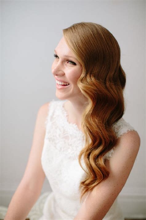 modele de coiffure couleur de cheveux orange coiffure sur le côté boucles coiffure marriage