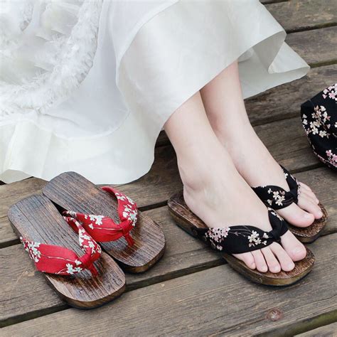 japanese style women clogs shoes anime women slippers cosplay kimono geta wooden beach shoes
