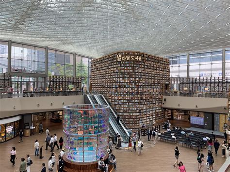 Starfield library is an open public library with 50,000+ books. Starfield library Coex Mall - 2 SEAS AGENCY | Foreign ...