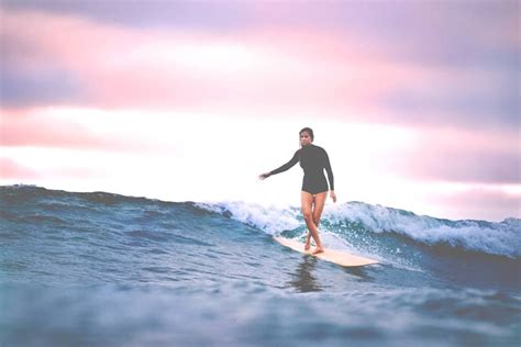 Sliding Surfing Girls Beyond The Horizon Cowabunga Longboarding