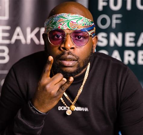Watch Tweeps Bash Dj Maphorisa For Throwing R100 Notes To Fans Who