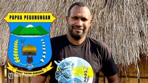 Singkirkan Peserta Ini Kisah Charles Tetjuari Pemenang Desain Logo Provinsi Papua
