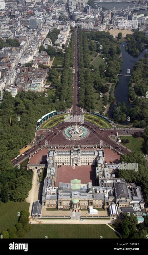 Aerial View Of Buckingham Palace In London Sw1 Stock Photo 55238163
