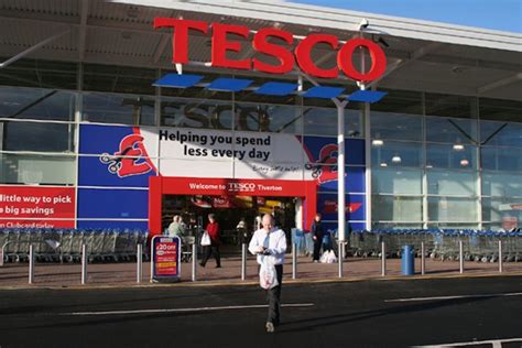Tesco Say They Will Now Give All Their Unsold Food To Charity Complex Uk