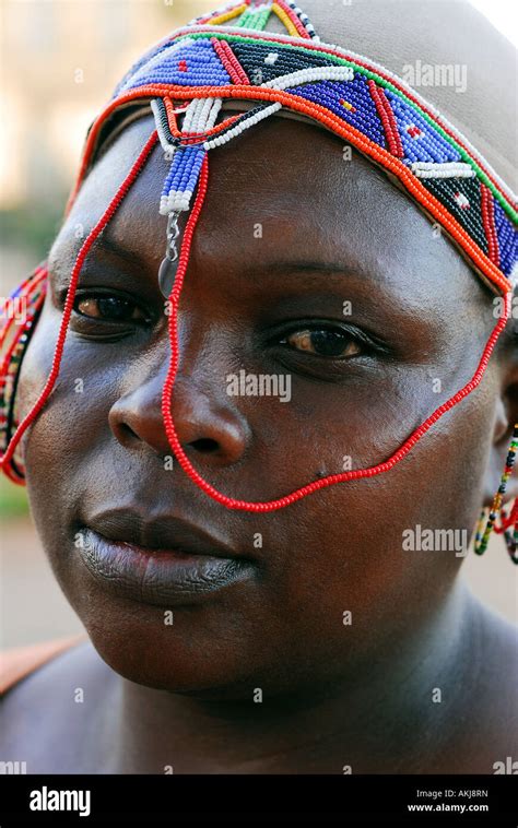 Kenya Nairobi Woman Of The Kikuyu Tribe Stock Photo Alamy