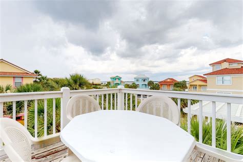 NEW LISTING! Bright & spacious beach getaway-perfect for large groups