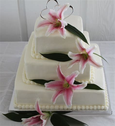 1 tier square wedding cakes. A Little Bite of Heaven: Square 3 tiered Ivory Wedding ...