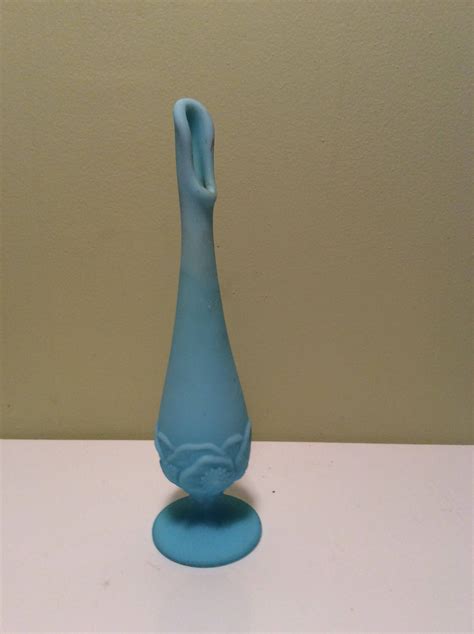 Vintage Beautiful Blue Frosted Fenton Glass Skinny Flower Vase Home