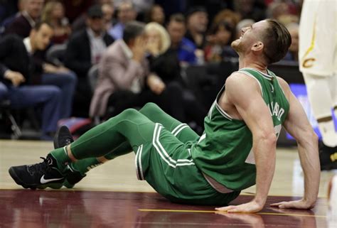 Boston Celtics Gordon Hayward Gruesome Leg Injury Video Metro News