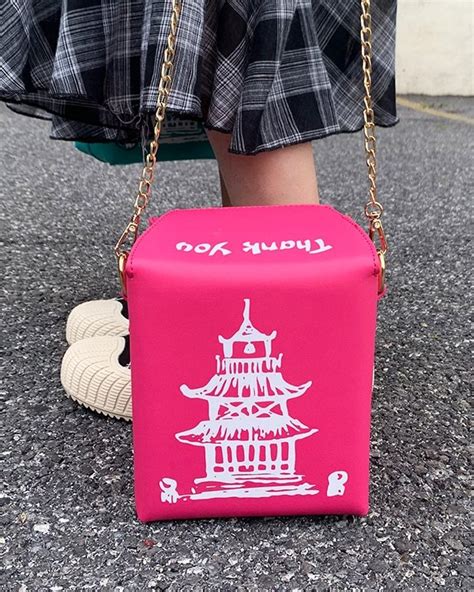 In the case of the 1st world's most epically disproportionate problems, we have just learned that our use of chinese food takeout boxes is horribly inefficient. Chinese Takeout Box Purse