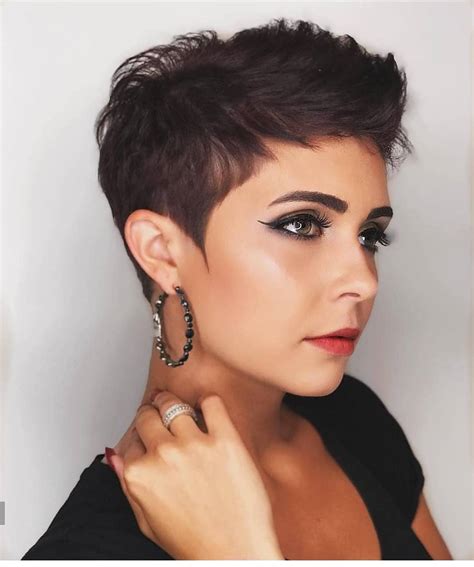 Short Haircuts For The Everyday Woman