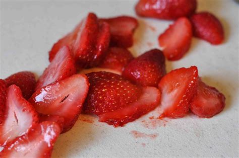 Frozen Kefir or Yogurt Bark {easy probiotic snack for kids} | Recipe