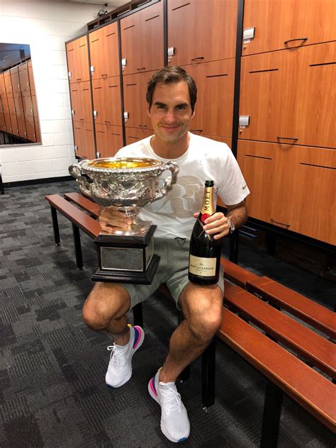 Roger Federer é Homenageado Por Moët And Chandon Ninkasi Beer Club