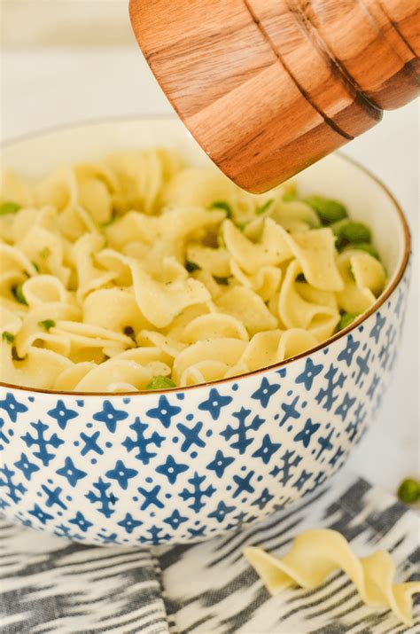 While our family has come to love this easy recipe, i know that other folks use different methods and. Egg Noodles with Butter, Scallion, and Green Peas