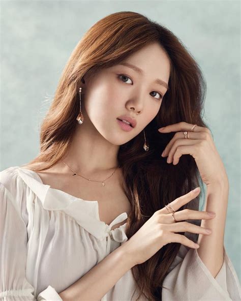 Throwback to actress lee sung kyung's special appearance in singapore for the laneige beauty road 2017 event at ion. Lee Sung Beauty Tips Will Leave You Looking Radiant & Dewy ...